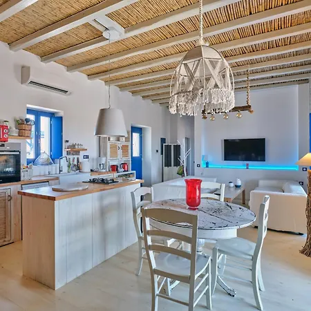 2 Bed - Sleeps 6 - Pets - Pool - Parking Βίλα